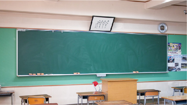 黒板の貼替 学校用黒板 ホワイトボード 株式会社サカワ